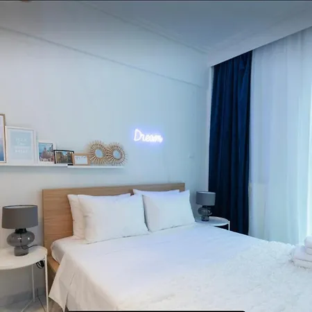 Awarded Relaxing Nest With Hydromassage Shower テッサロニキ