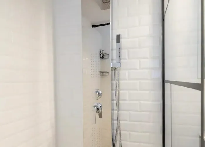 Relaxing Nest With Hydromassage Shower Appartement Thessalonique