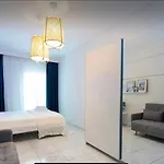 Διαμέρισμα Relaxing Nest With Hydromassage Shower *