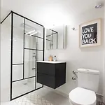Relaxing Nest With Hydromassage Shower