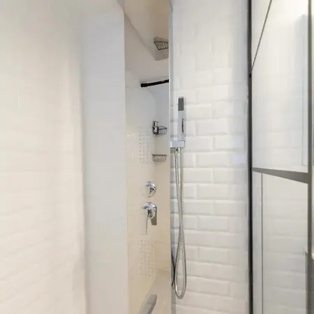 Relaxing Nest With Hydromassage Shower Appartement Thessaloniki